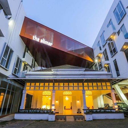 Alimar Hotel Malang Exteriör bild
