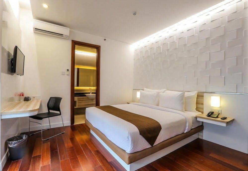 Alimar Hotel Malang Exteriör bild